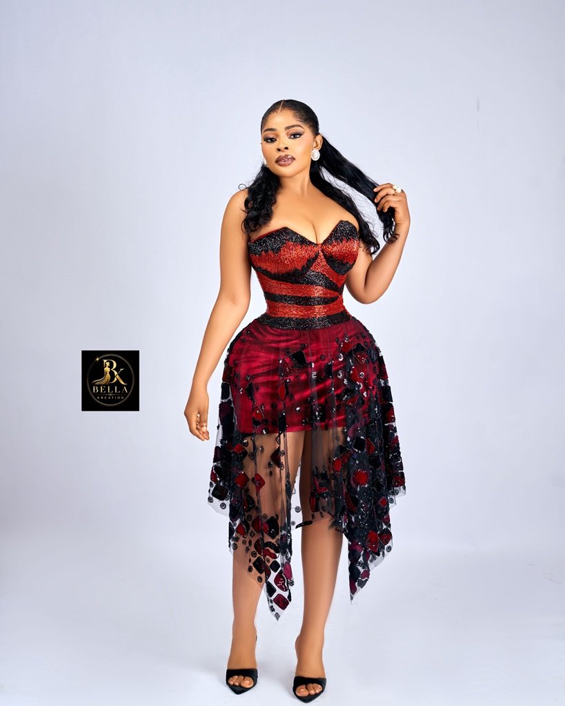 Burgundy Lace Corset Short Gown - Image 3
