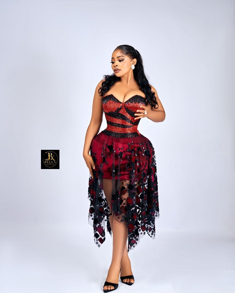Burgundy Lace Corset Short Gown - Image 4